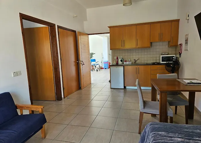 C & A Aparthotel Polis